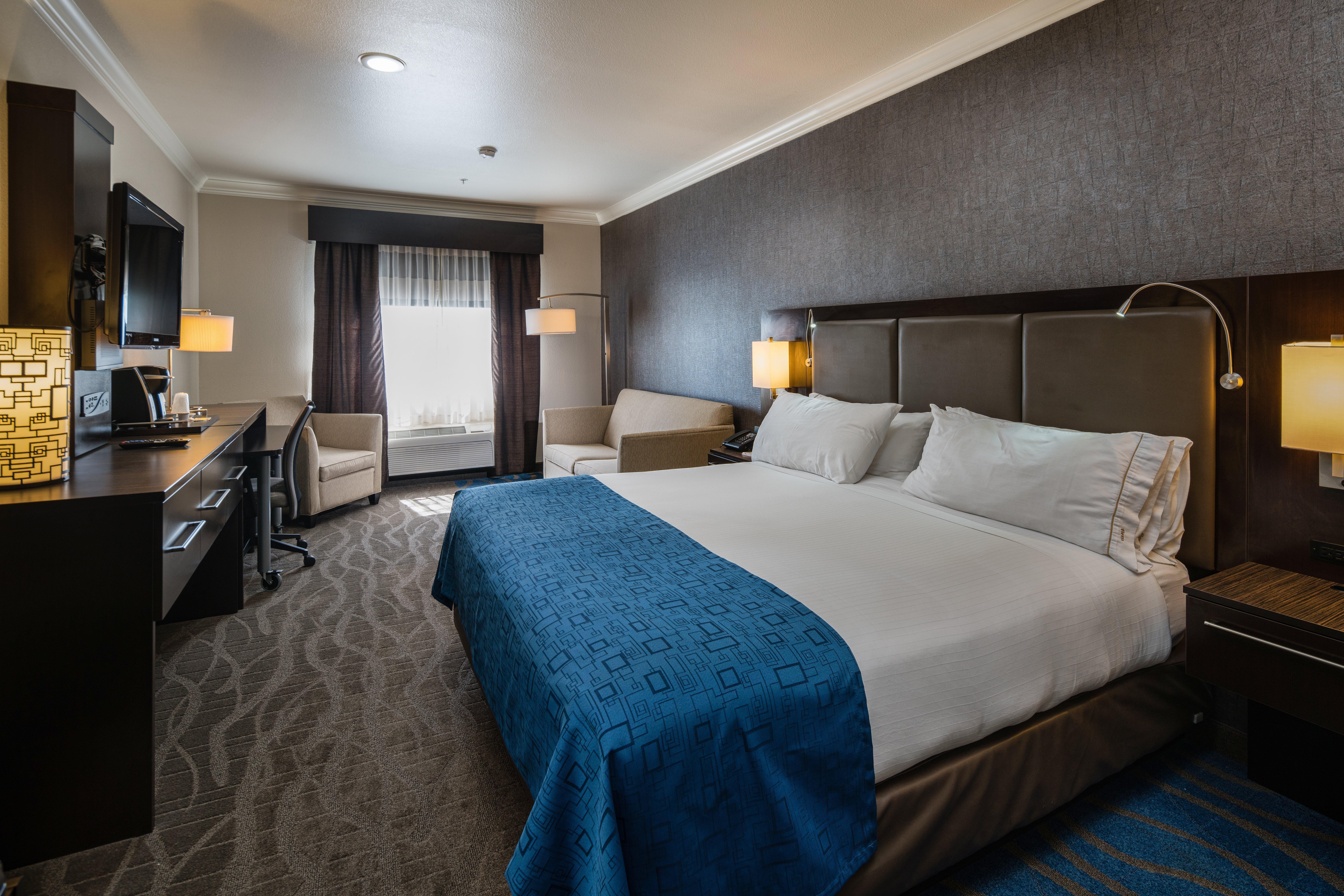 Holiday Inn Express & Suites Santa Clara By Ihg Exterior foto