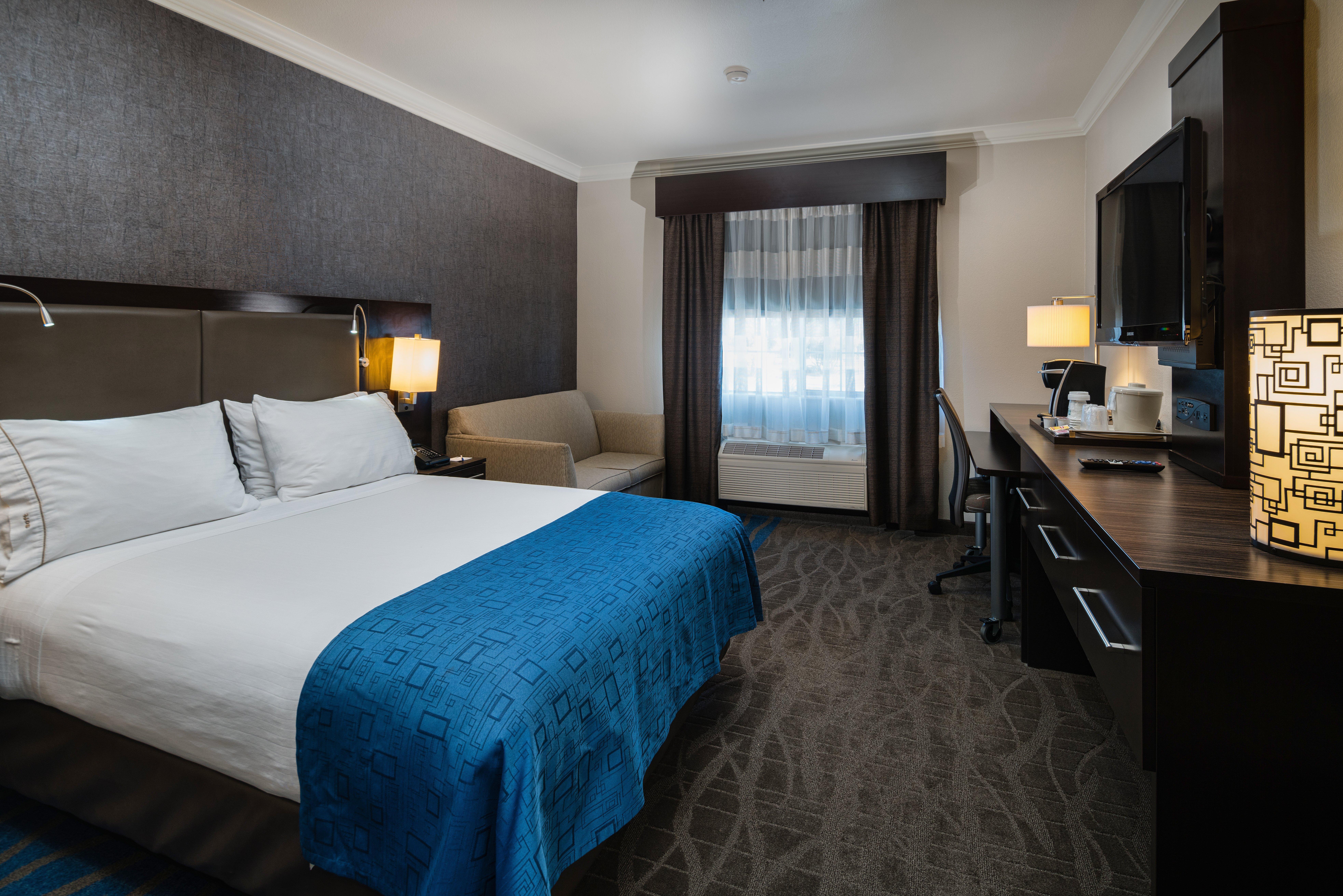 Holiday Inn Express & Suites Santa Clara By Ihg Exterior foto